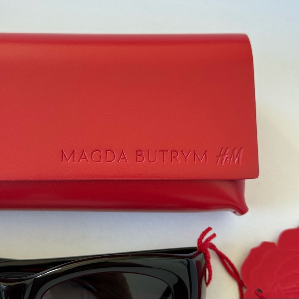 Magda Butrym x H&M Oval Black Sunglasses with Rose Motif. New, never used. - Picture 5 of 15